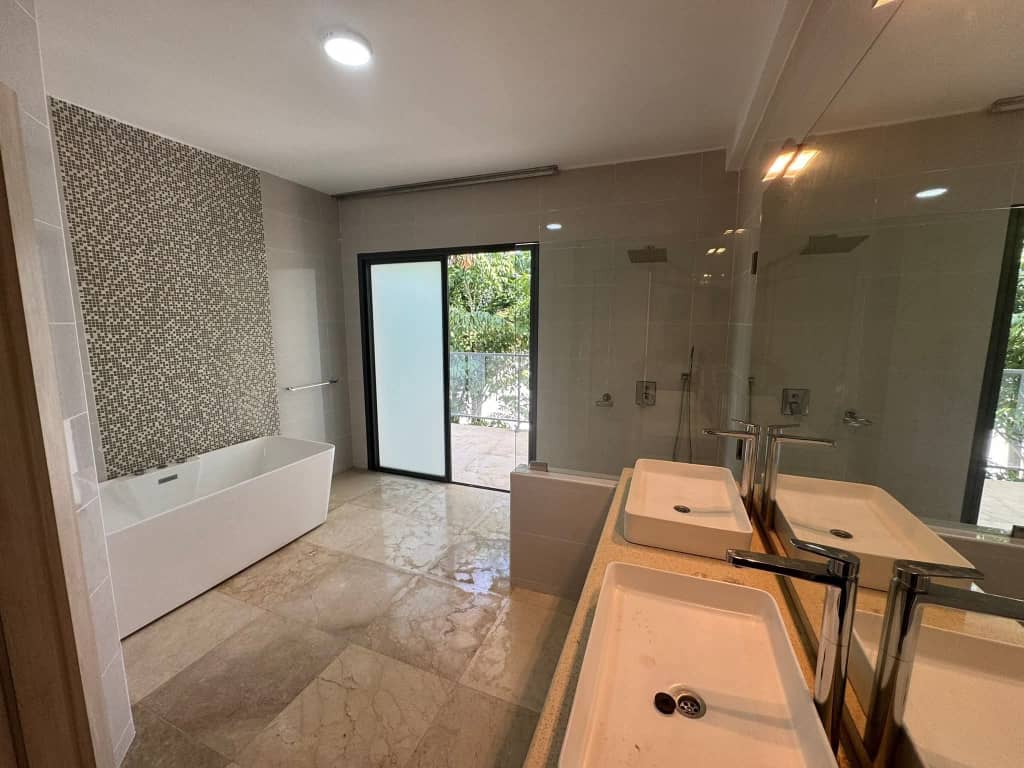Duplex 6 Pièces avec Jardin & Piscine – Riviera 4 M’Badon
