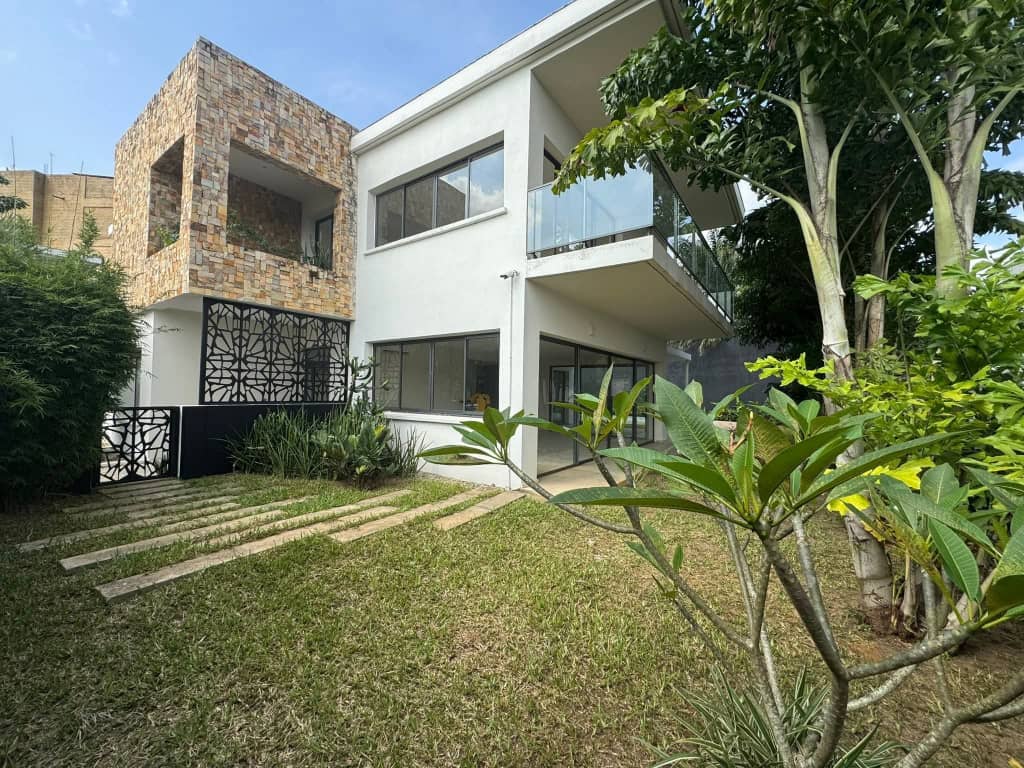 Duplex 6 Pièces avec Jardin & Piscine – Riviera 4 M’Badon