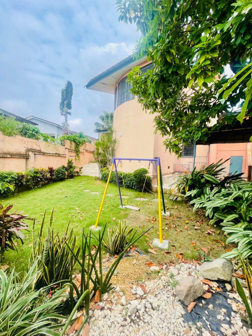Villa Duplex 7 Pièces à Louer - Cocody Cité Rosier Programme 5