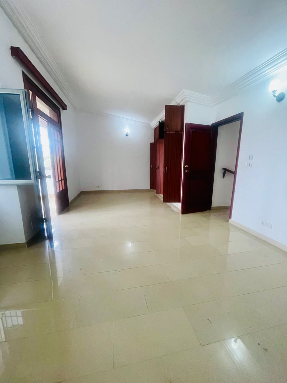 Villa Duplex 7 Pièces à Louer - Cocody Cité Rosier Programme 5