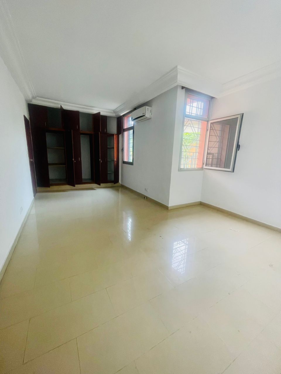 Villa Duplex 7 Pièces à Louer - Cocody Cité Rosier Programme 5