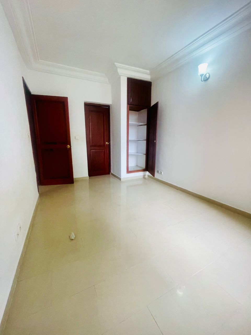 Villa Duplex 7 Pièces à Louer - Cocody Cité Rosier Programme 5