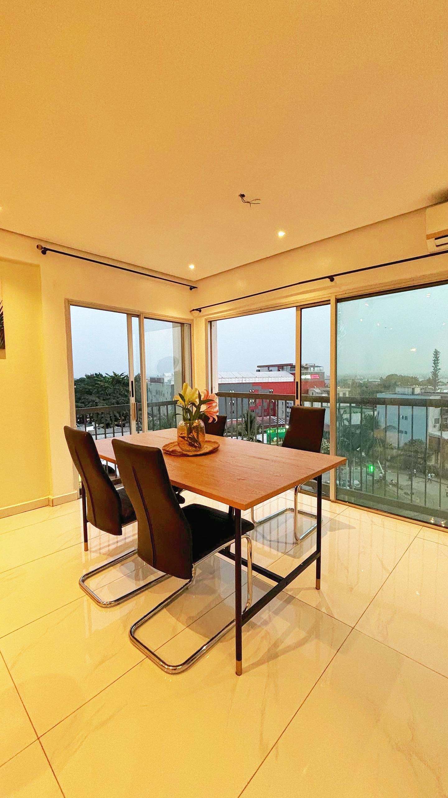 APPARTEMENT MEUBLÉ de 04 pièces au 5e étage ASCENSEUR h24 immeuble BOUNKER