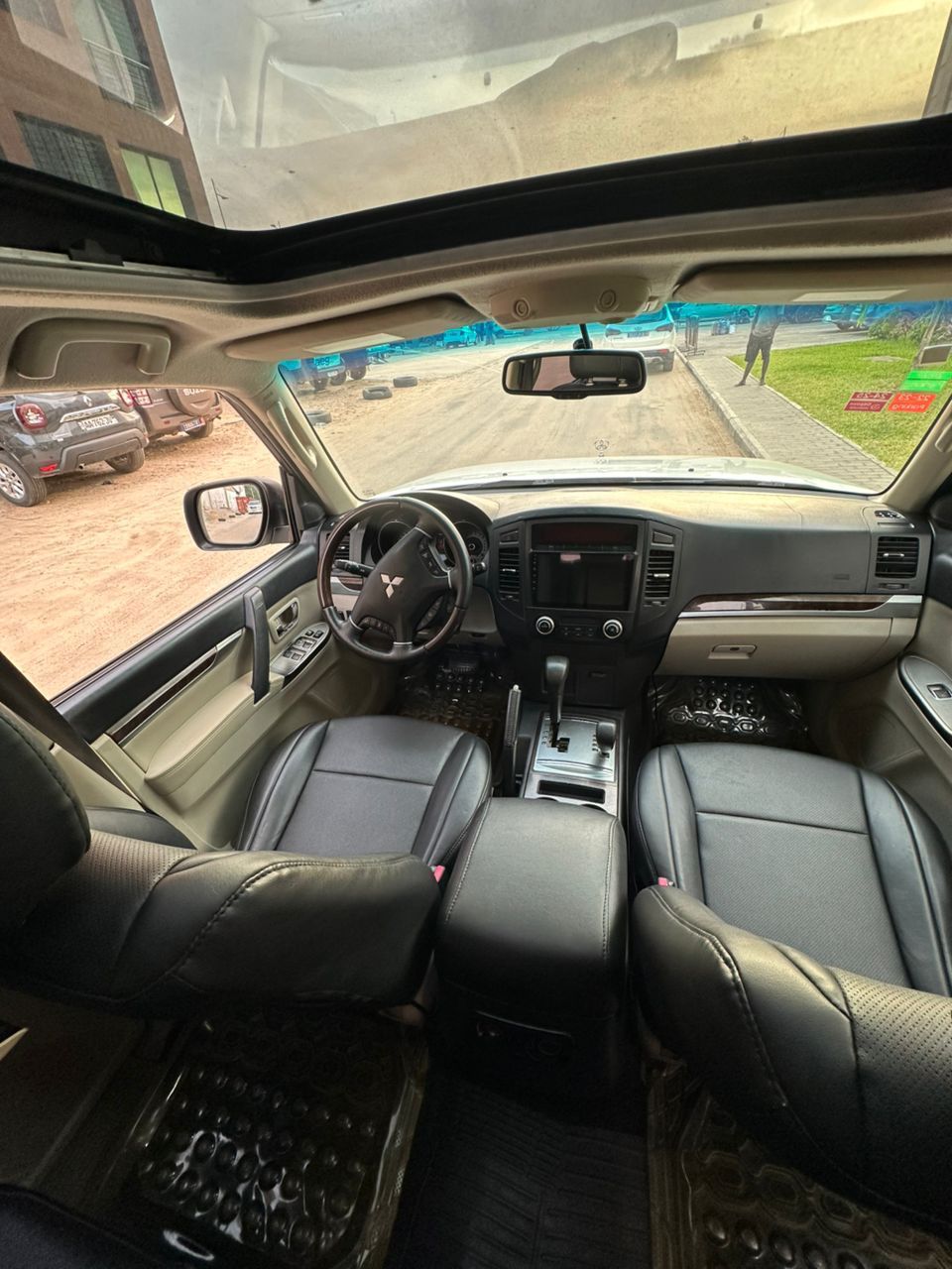 Mitsubishi Pajero GLS Année 2014
