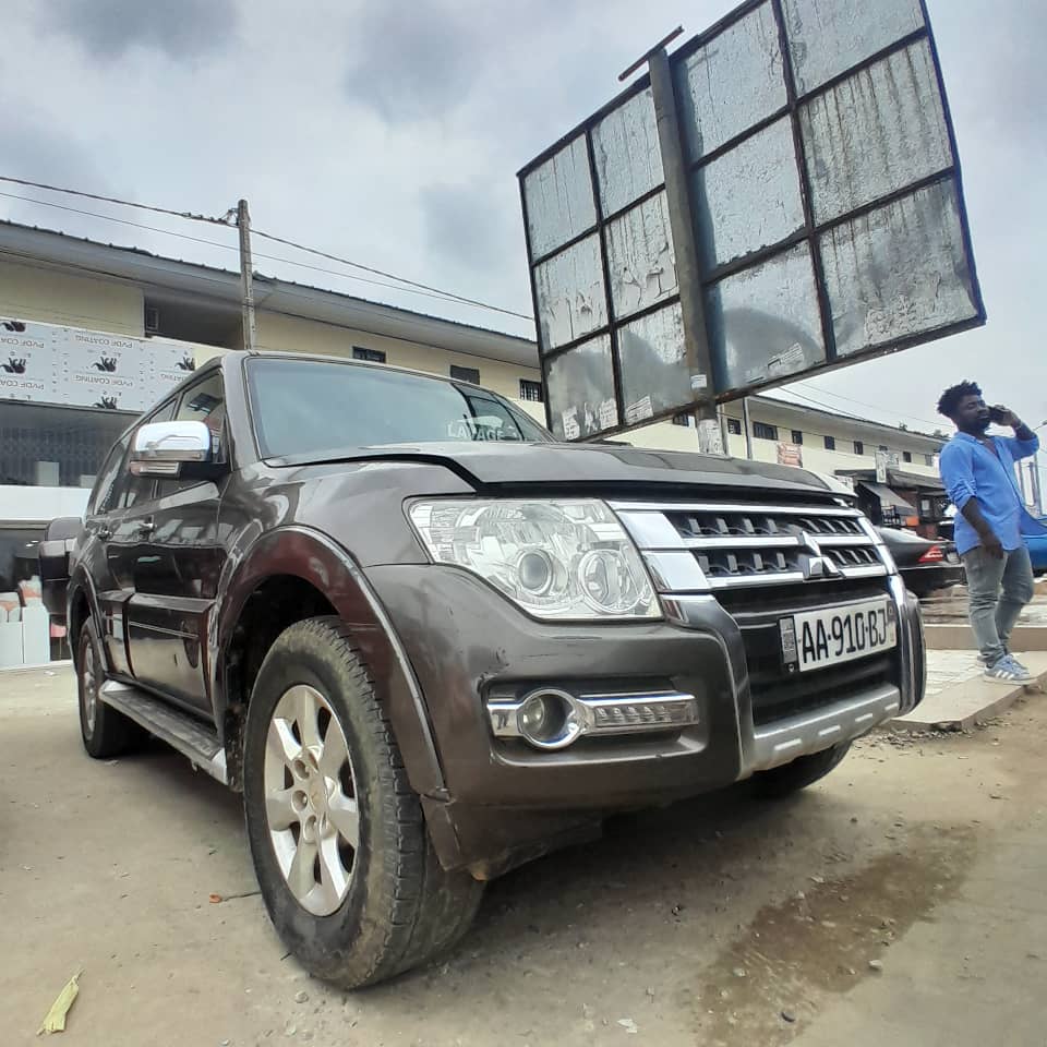 Mitsubishi pajero gls Année 2016
