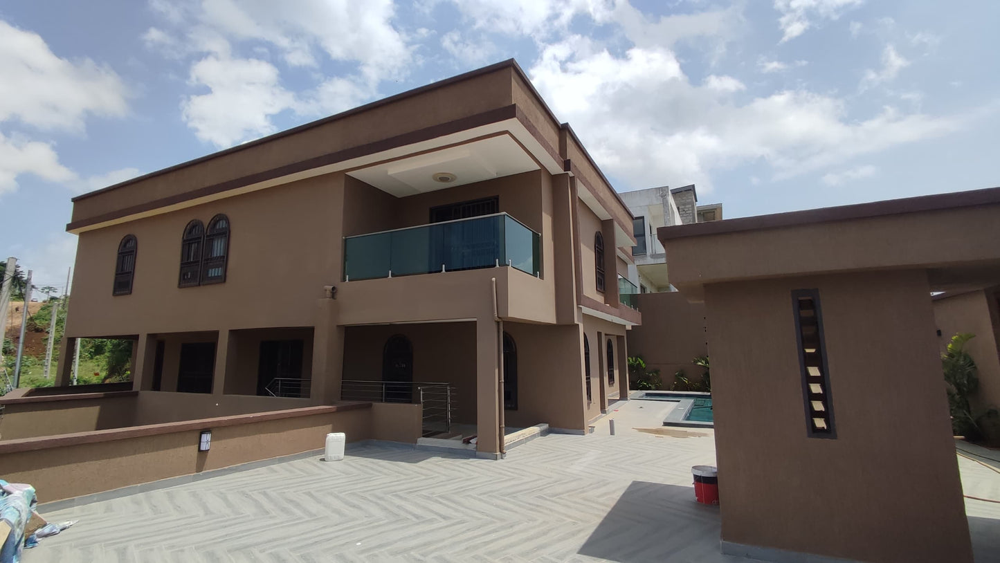 Villa Duplex de Haut Standing à Louer à M'Badon - Carrefour AKWABA