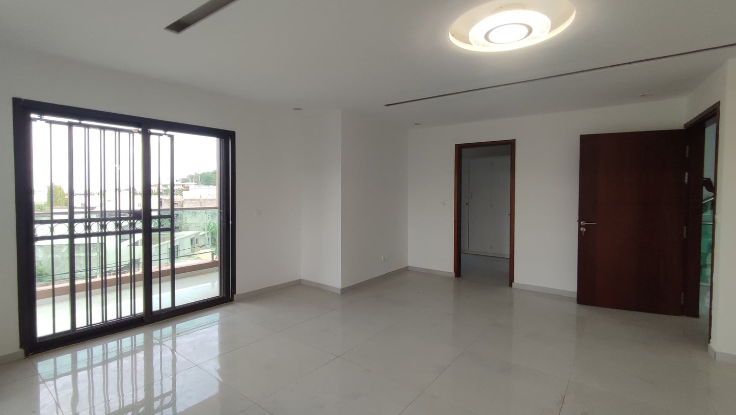 Villa Duplex de Haut Standing à Louer à M'Badon - Carrefour AKWABA