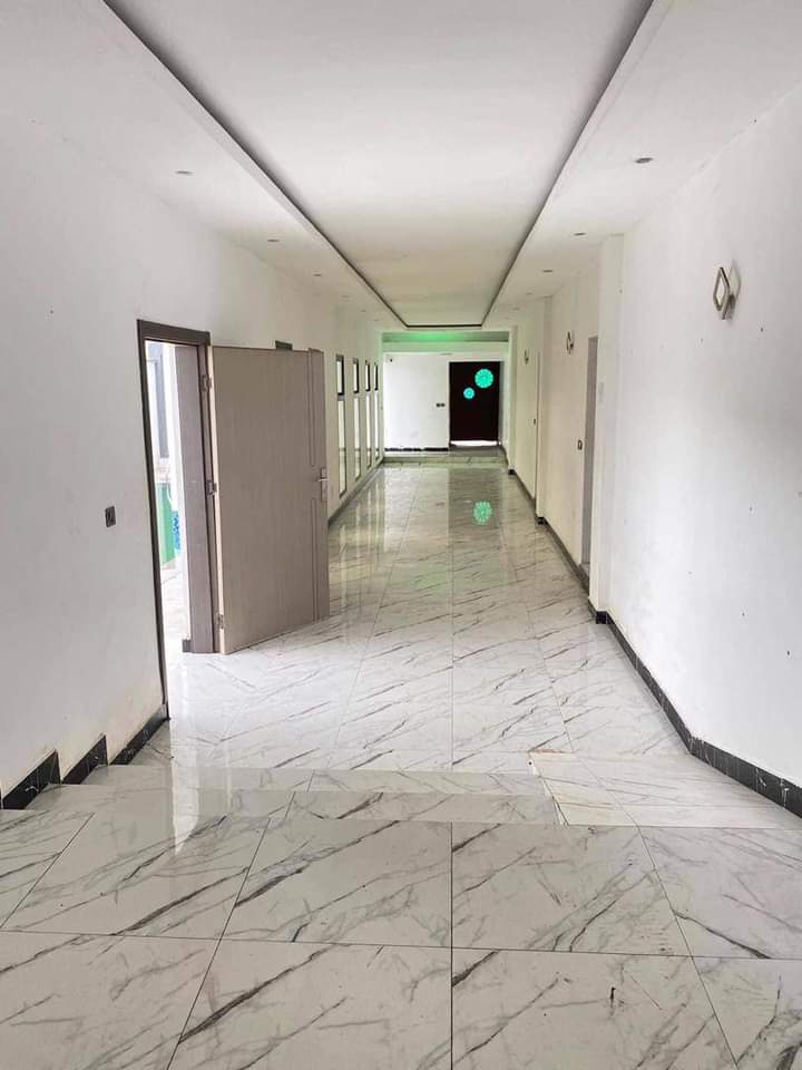 Apparemment de 4 pièces à M'badon ambassade de chine au 1er étage
