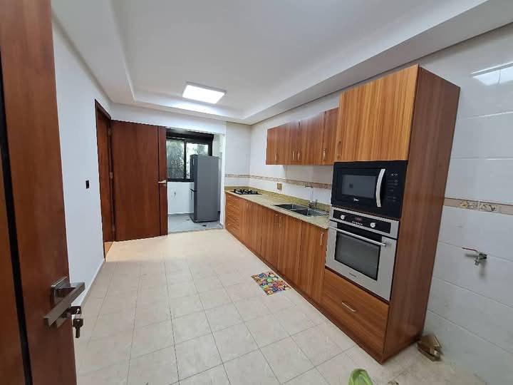 Appartement haut standing 4 pièces à Beverly Hills