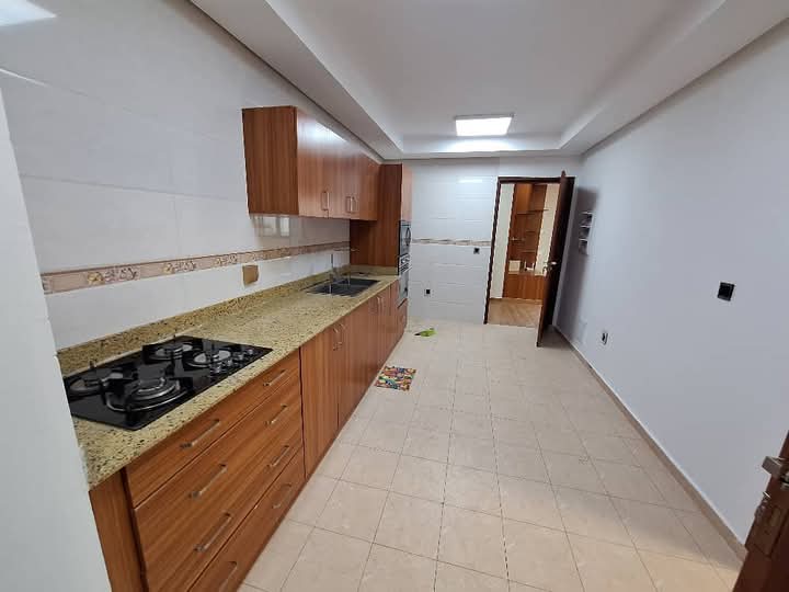 Appartement haut standing 4 pièces à Beverly Hills