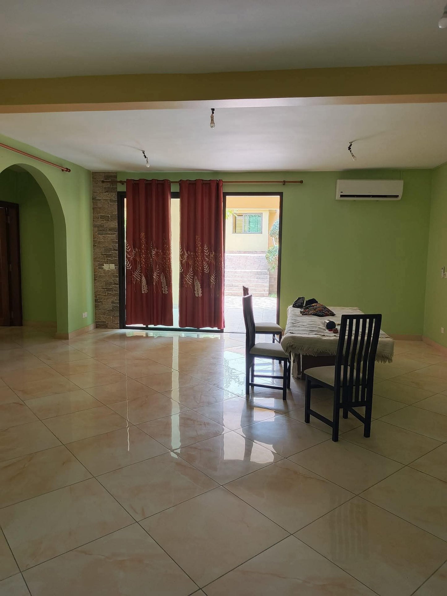 Villa Duplex 5 Pièces avec Jardin – Cocody Bonoumin