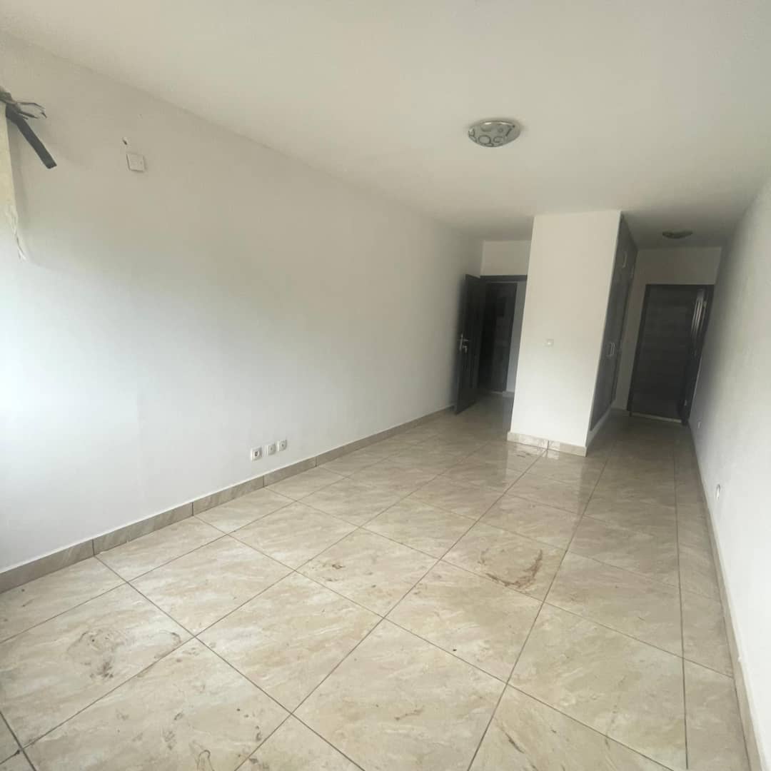 Appartement 3 Pièces avec Buanderie – Riviera 2 Cocody