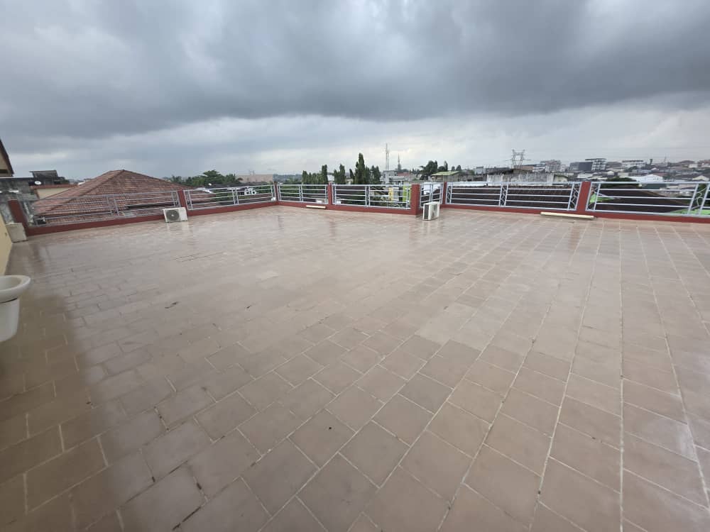 Villa Triplex Haut Standing avec Piscine – Angré Star 12