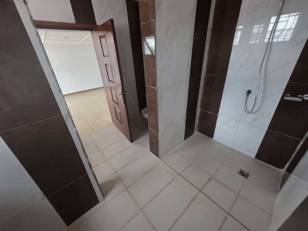 Villa Triplex Haut Standing avec Piscine – Angré Star 12