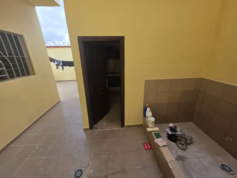 Villa Triplex Haut Standing avec Piscine – Angré Star 12