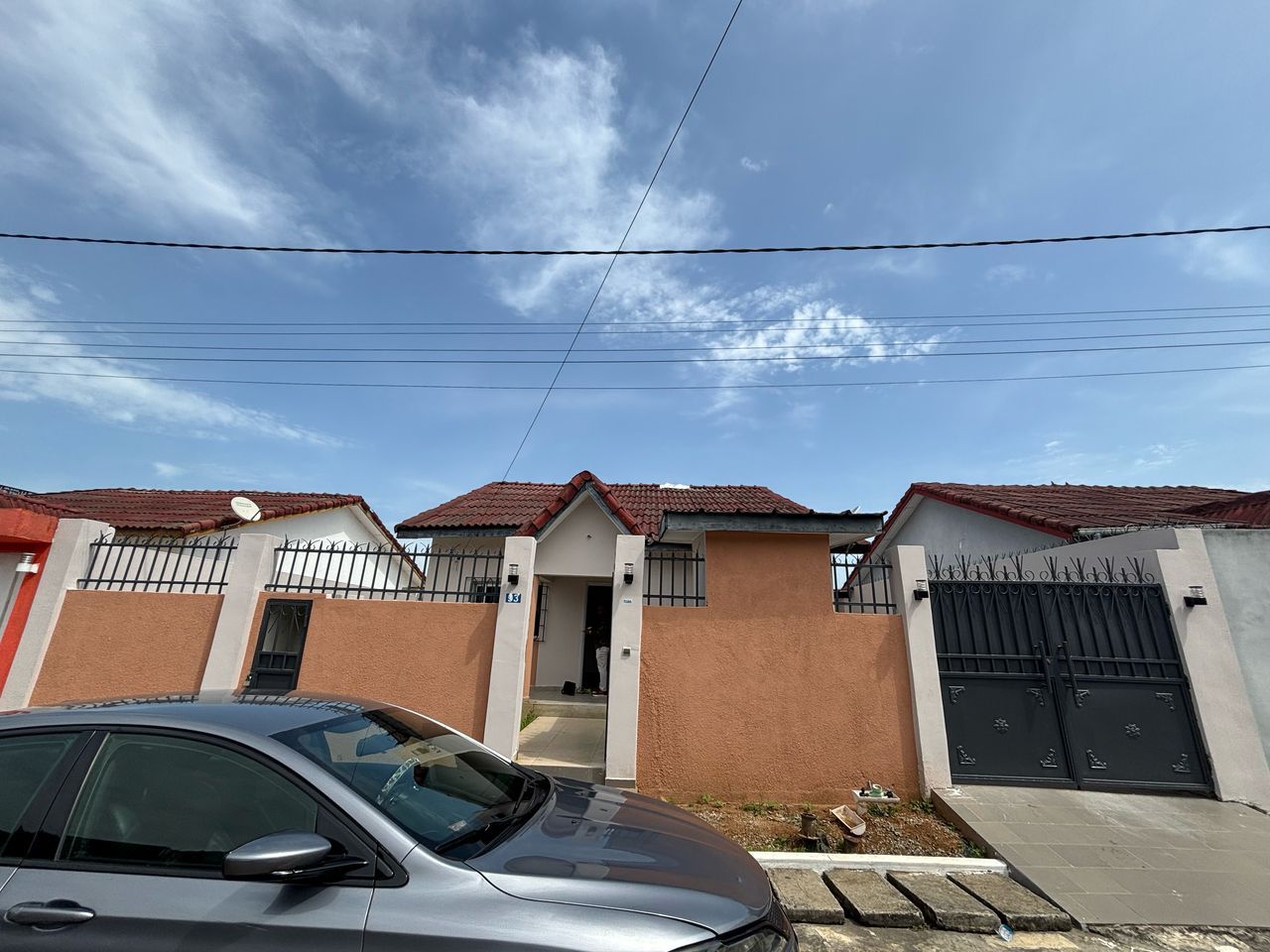 Villa Basse 4 Pièces + Dépendance – Abatta Cité Oribat 2