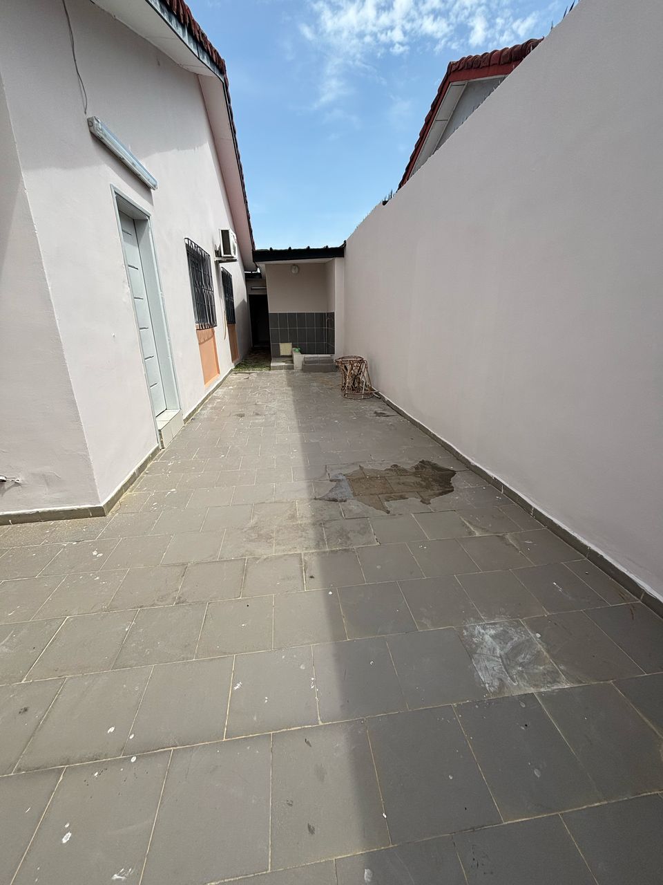 Villa Basse 4 Pièces + Dépendance – Abatta Cité Oribat 2