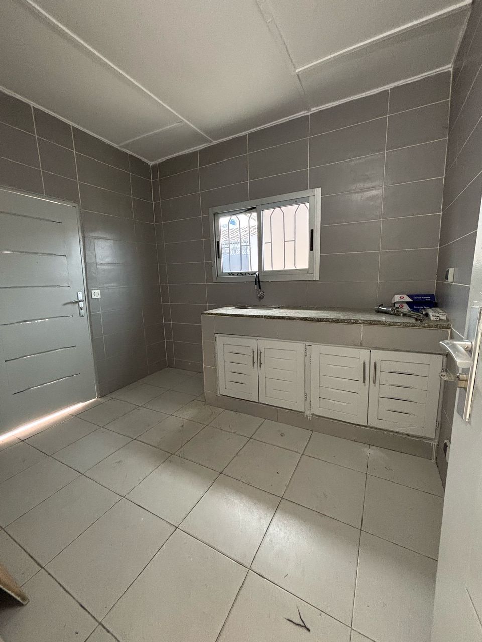 Villa Basse 4 Pièces + Dépendance – Abatta Cité Oribat 2