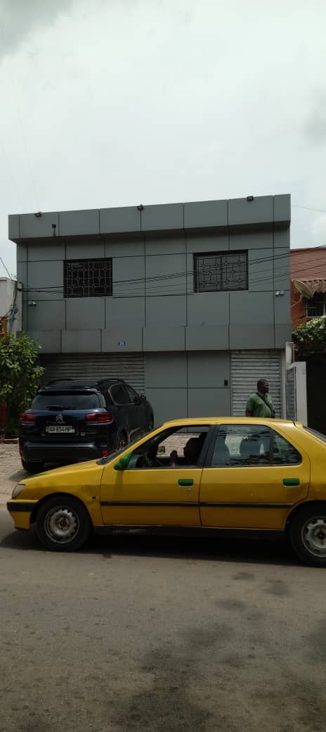 Bureau Duplex 10 Pièces – Boulevard Latrille, 2 Plateaux