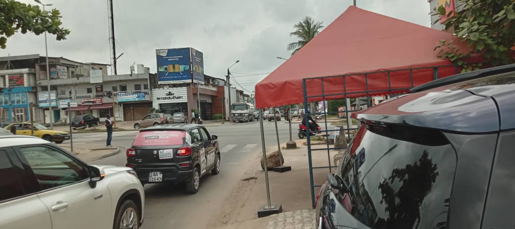 Bureau Duplex 10 Pièces – Boulevard Latrille, 2 Plateaux