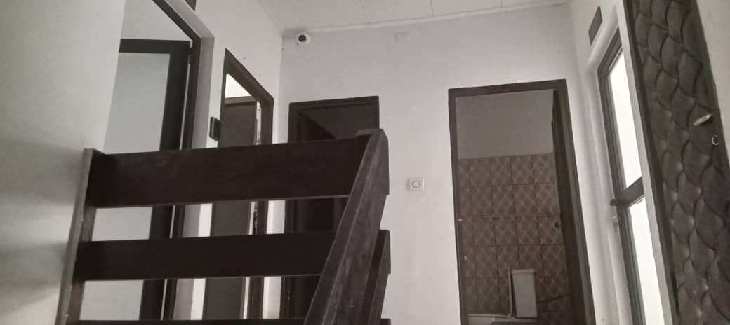 Bureau Duplex 10 Pièces – Boulevard Latrille, 2 Plateaux