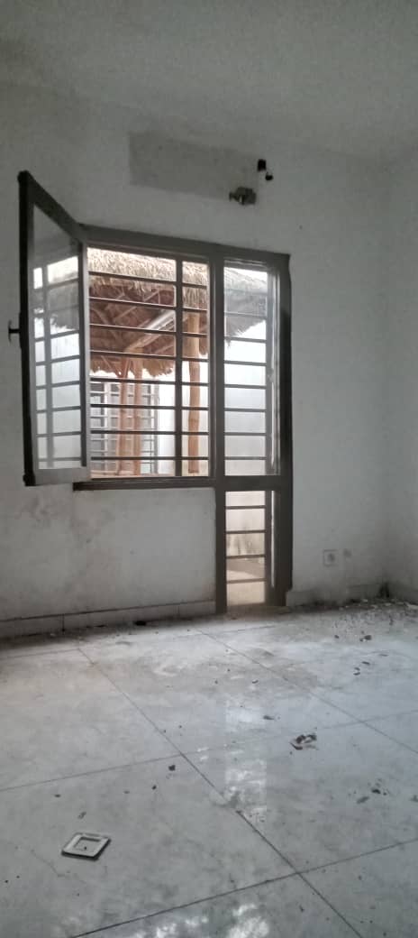 Bureau Duplex 10 Pièces – Boulevard Latrille, 2 Plateaux