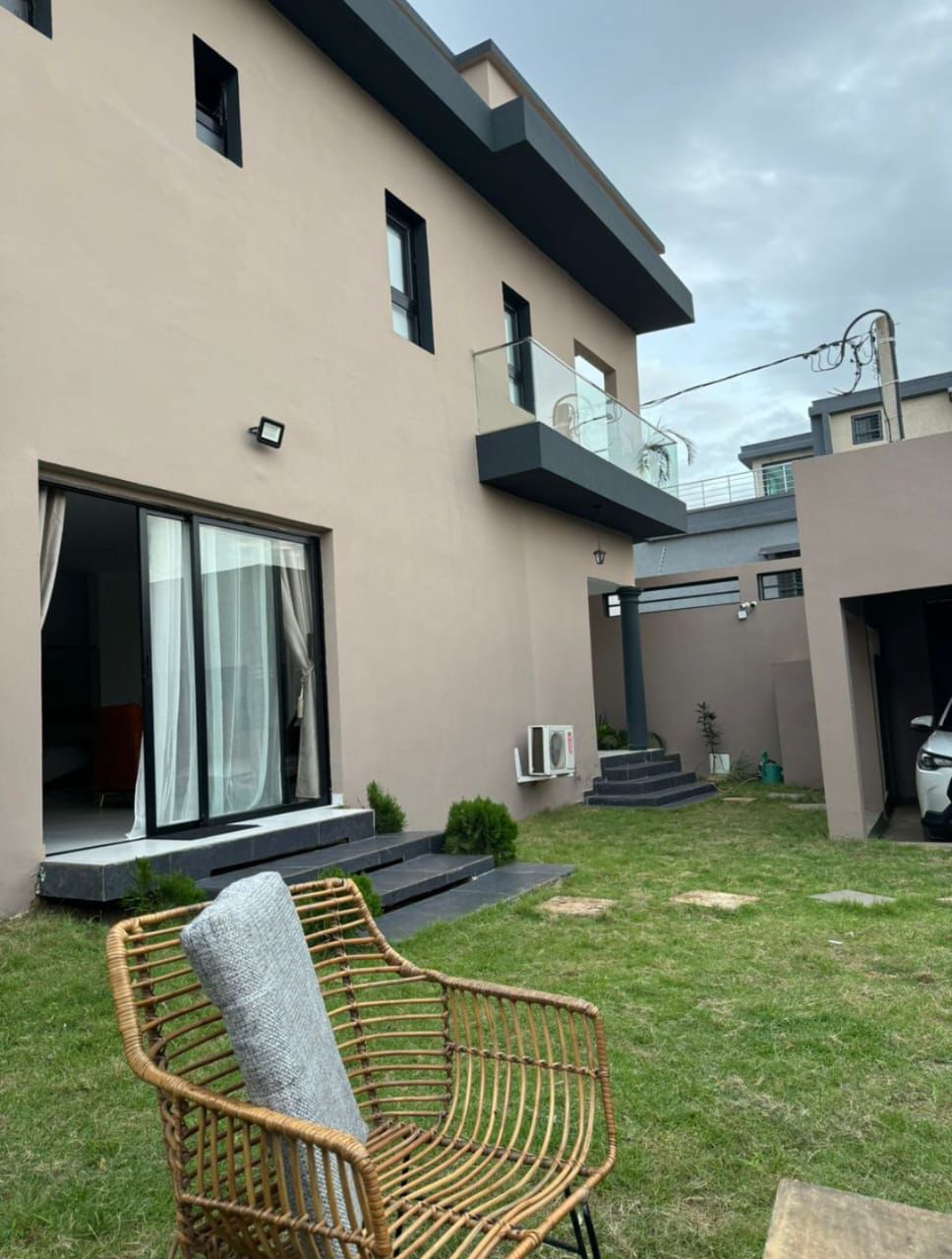 VILLA TRIPLEX À VENDRE – BINGERVILLE PALAIS