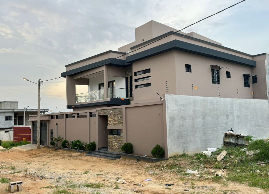 VILLA TRIPLEX À VENDRE – BINGERVILLE PALAIS