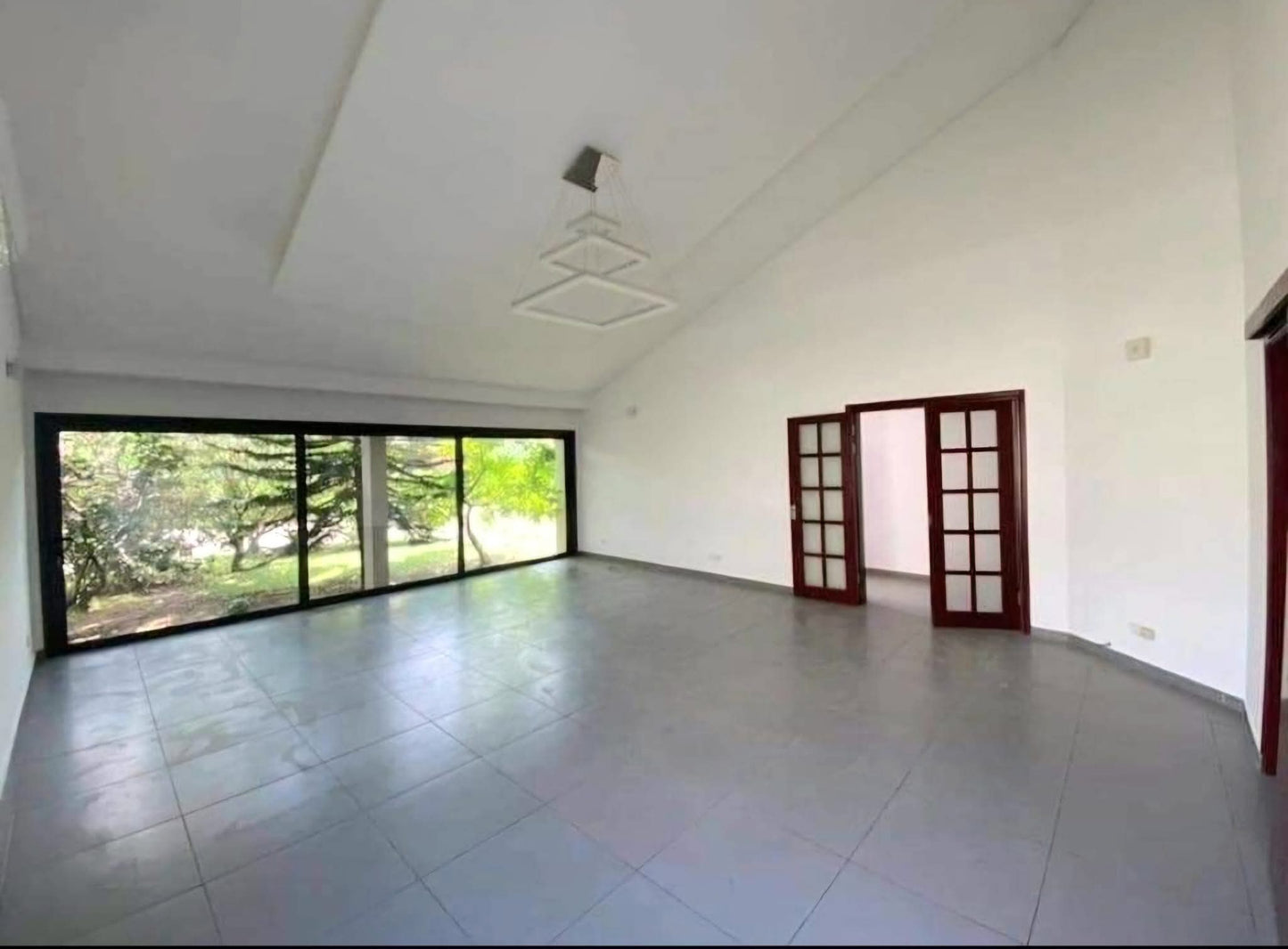 Villa Duplex 6 Pièces avec Piscine et Jardin – Résidence Cactus, Riviera M’Badon