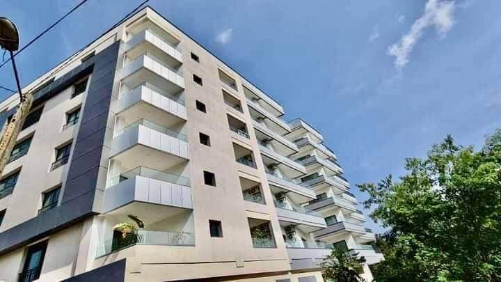 Appartement Haut Standing 5 Pièces avec Salle de Sport – Cocody Danga, Lycée Technique