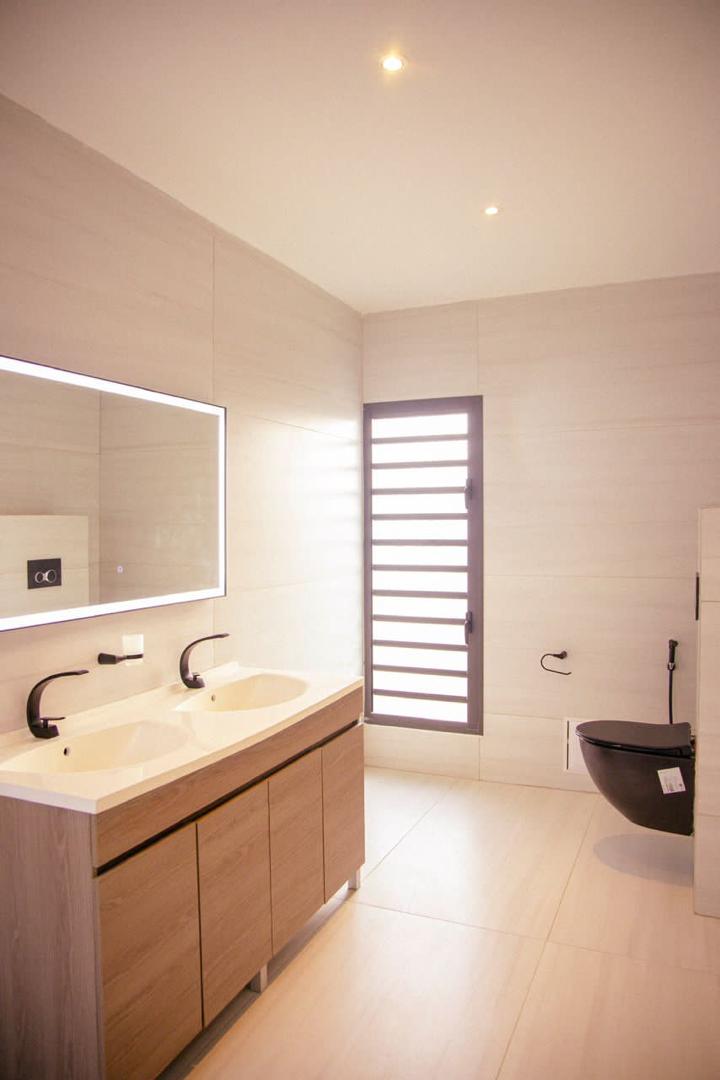 Villa Duplex 5 Pièces Ultra Moderne avec Piscine et Jardin – Angré Nouveau CHU, Djorobité 1