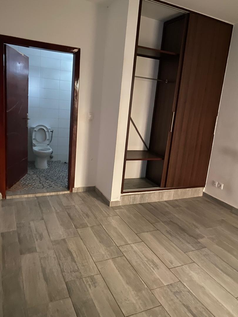 Appartement 3 pièces moderne avec climatisation – Angré 8e Tranche