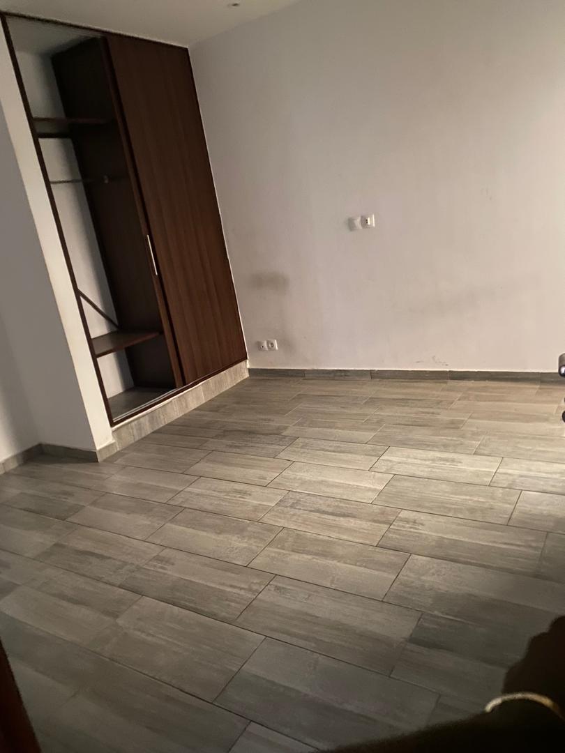 Appartement 3 pièces moderne avec climatisation – Angré 8e Tranche