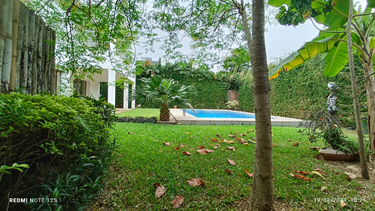 Villa Duplex Moderne de 6 pièces avec piscine à vendre – Riviera 4 M’Badon