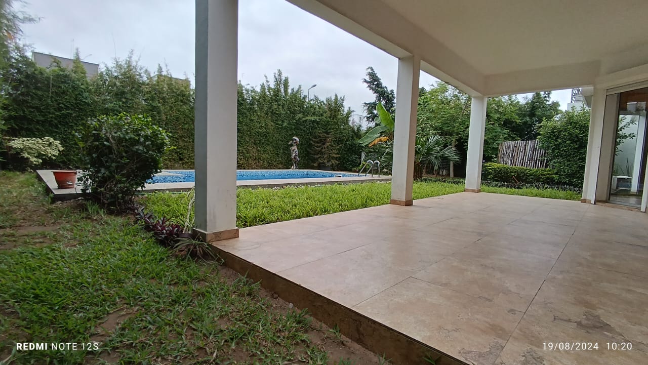Villa Duplex Moderne de 6 pièces avec piscine à vendre – Riviera 4 M’Badon