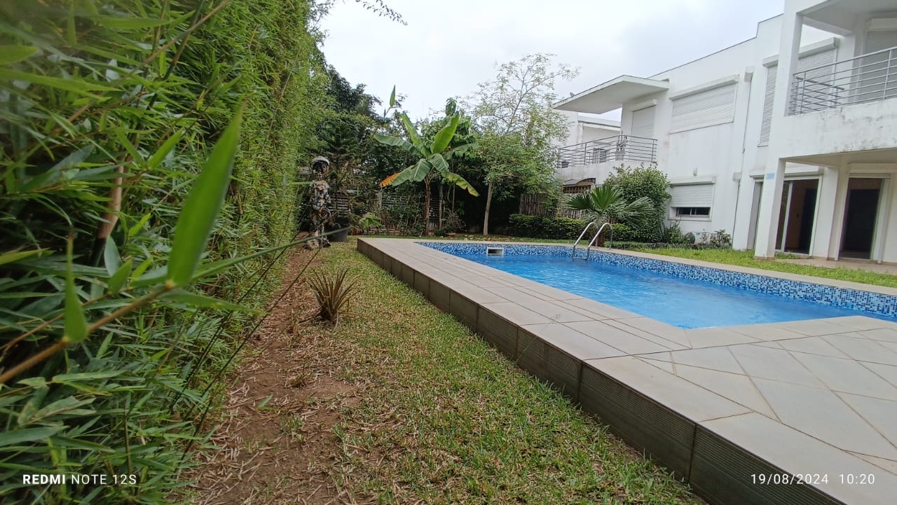 Villa Duplex Moderne de 6 pièces avec piscine à vendre – Riviera 4 M’Badon