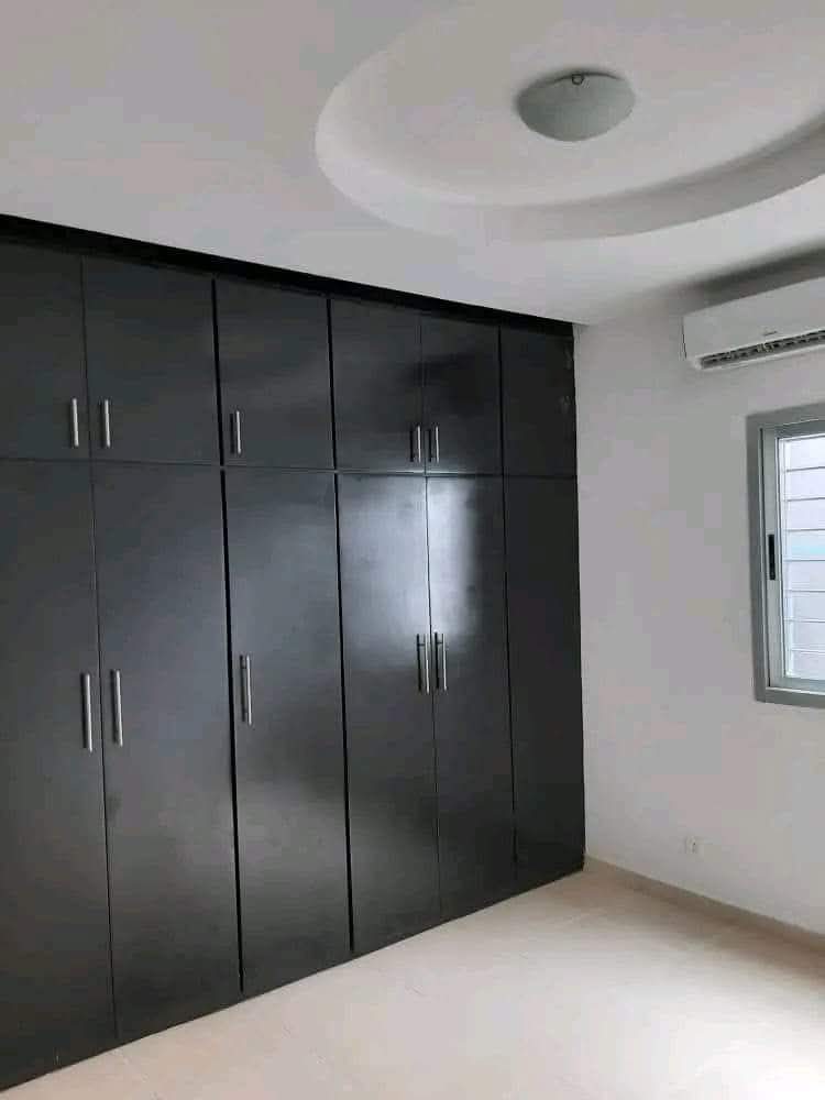 Villa Duplex de 6 pièces avec piscine à louer – Cocody Riviera 3