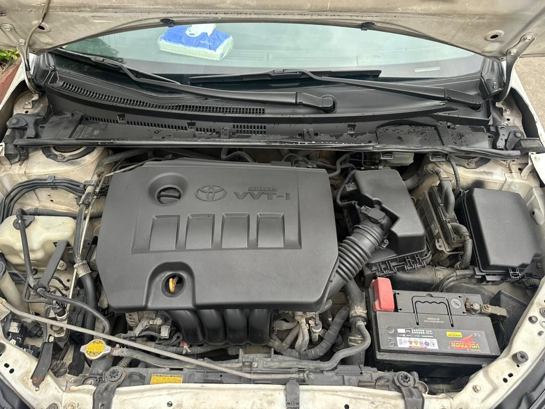 Toyota Corolla 2015 — Essence, Boîte Auto, Cuir, Très Bon État (Cocody Angré)