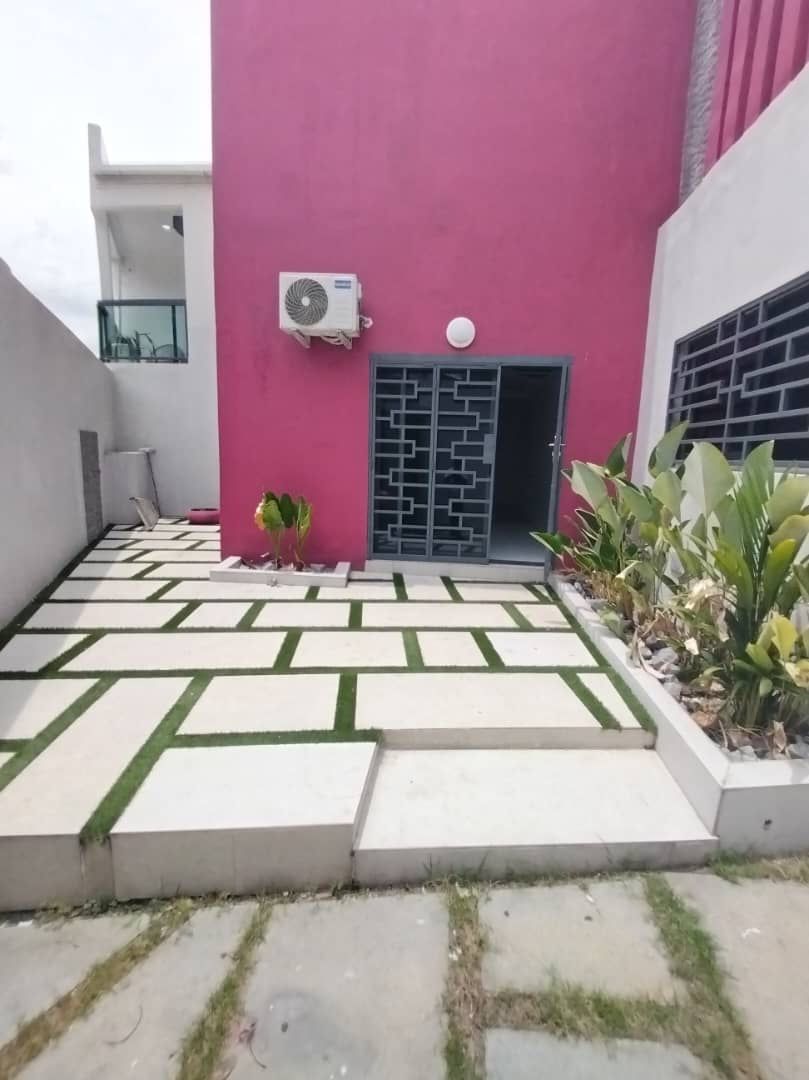 Duplex 4 Pièces à Louer – Riviera Bonoumin (Cité Oscarines 3)