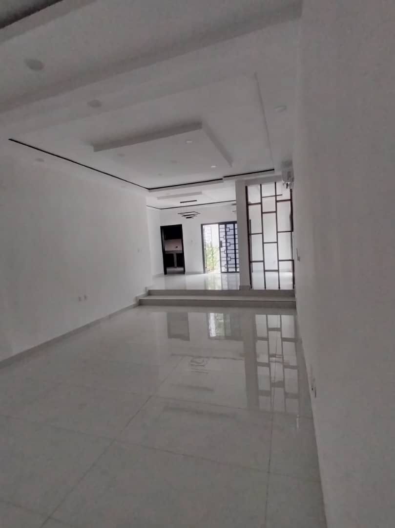 Duplex 4 Pièces à Louer – Riviera Bonoumin (Cité Oscarines 3)