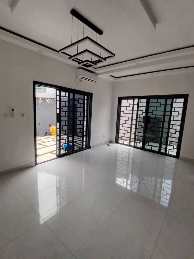 Duplex 4 Pièces à Louer – Riviera Bonoumin (Cité Oscarines 3)