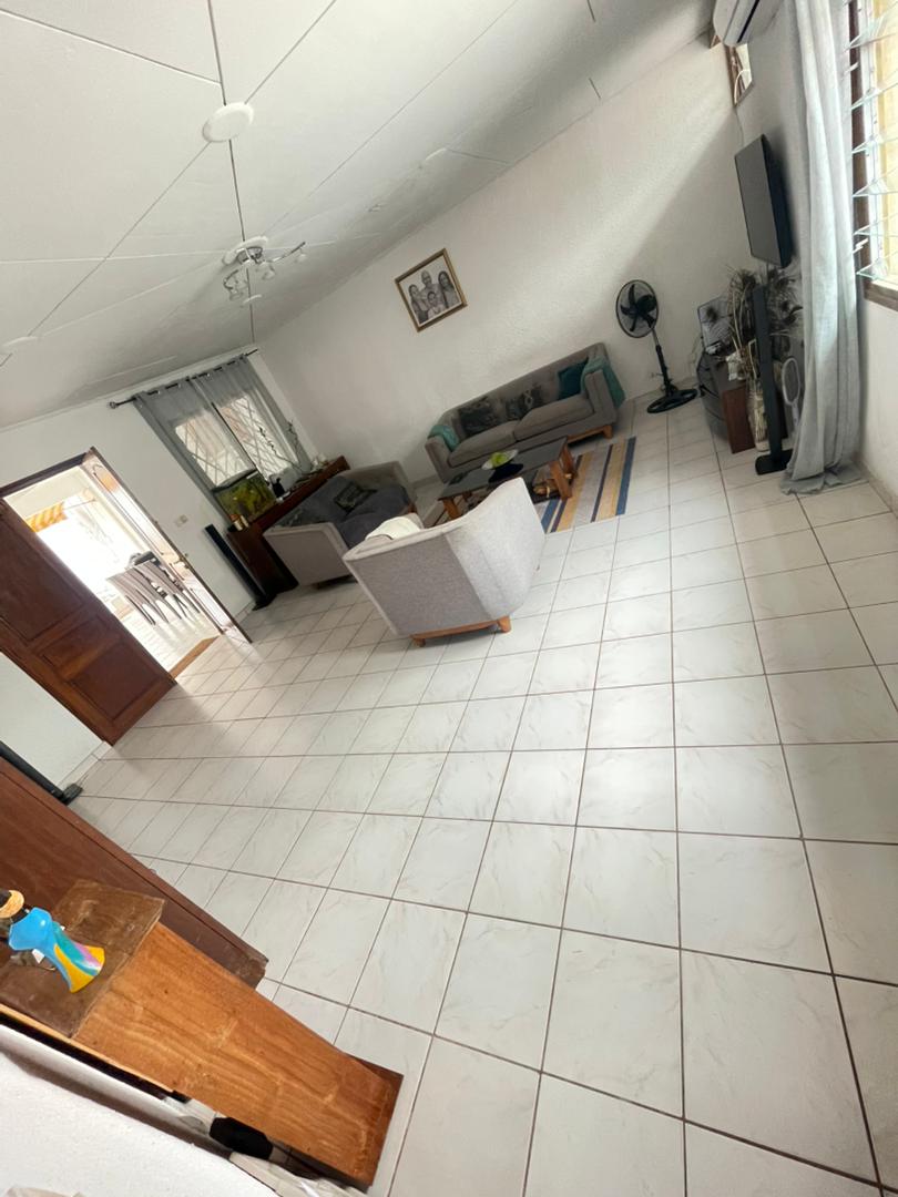 Villa Basse Moderne de 4 Pièces + 3 Dépendances avec Grand Parking et Jardin – Riviera Jardin