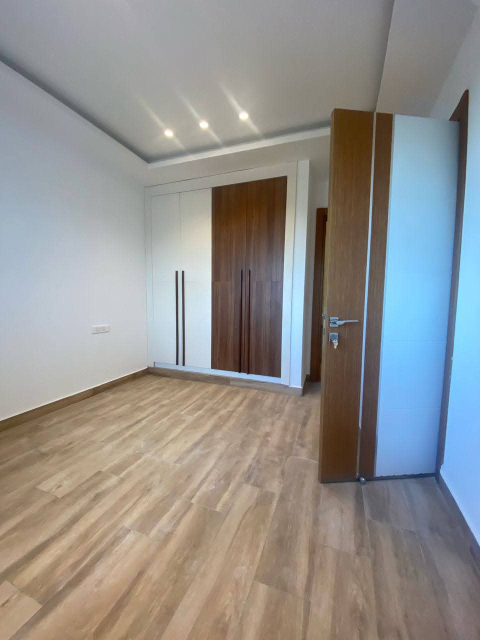 Appartements Neufs 5 Pièces – 4 Chambres Autonomes, Piscine, Salle de Sport & Parking Souterrain – Cocody Riviera 4 M’Badon