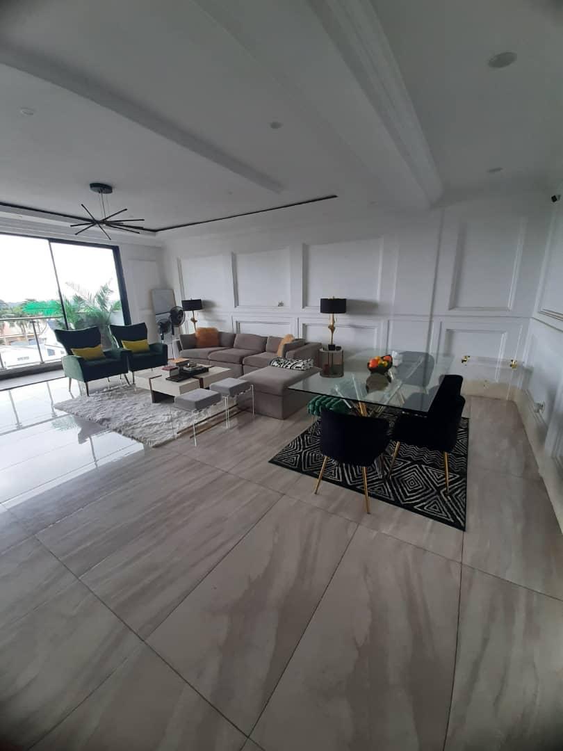 Appartement Haut Standing F4 avec Ascenseur – Cocody 2 Plateaux, Polyclinique / Boulevard Latrille