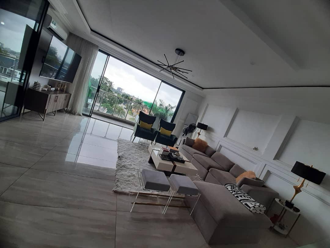 Appartement Haut Standing F4 avec Ascenseur – Cocody 2 Plateaux, Polyclinique / Boulevard Latrille