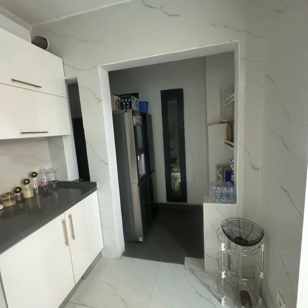 Appartement Haut Standing F4 avec Ascenseur – Cocody 2 Plateaux, Polyclinique / Boulevard Latrille