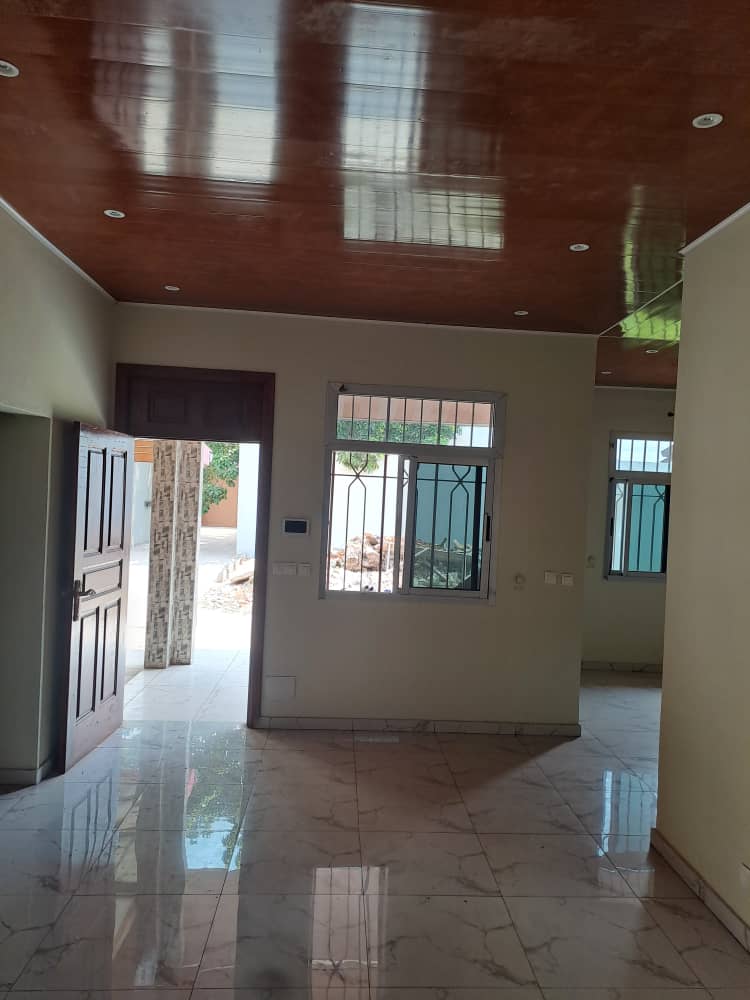 Location d'une villa basse de 4 pièces à la Riviera Jardin