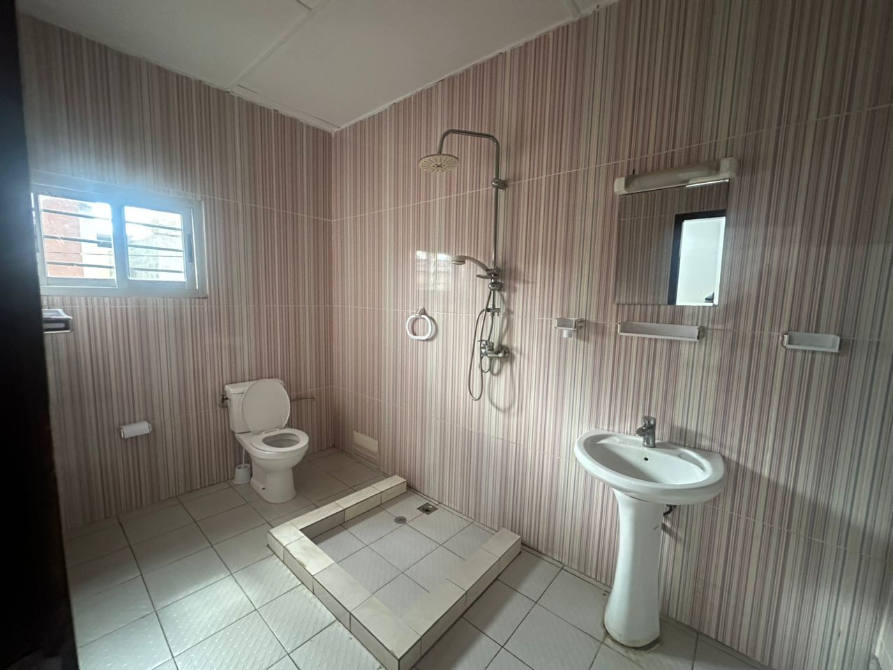 Villa Duplex 4 Pièces + Dépendance à Louer – Riviera 4 Synacassi 2