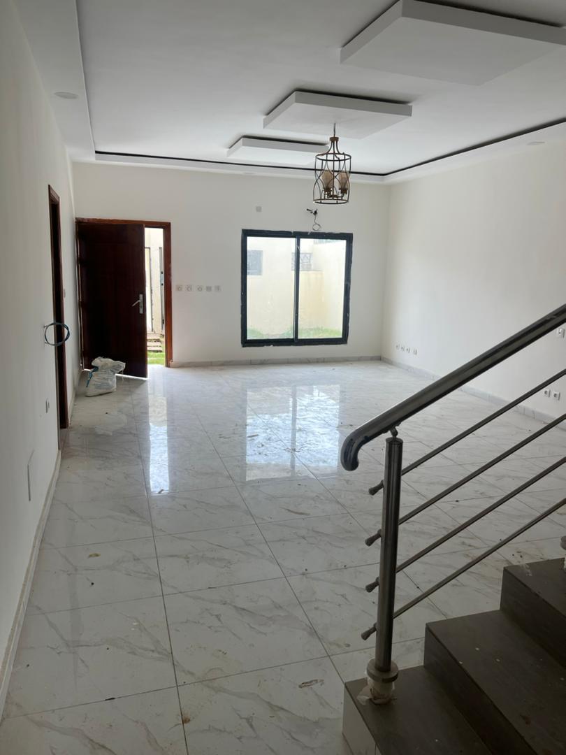 Duplex 4 Chambres avec Jardin – Cocody Angré, Abidjan