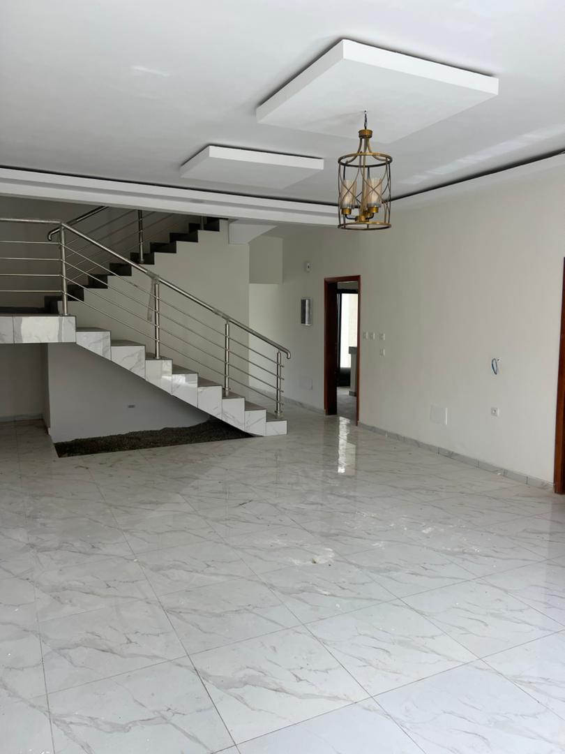 Duplex 4 Chambres avec Jardin – Cocody Angré, Abidjan